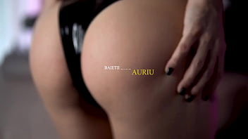 Baietii buni beau nectarul auriu good boys drink my golden nectar romanian language