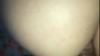 Gozando pelo cuzinho apertado na rola grossa do negão