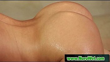 Gorgeous Jappanese Masseuse Gives Sensual Nuru Massage 03 thumbnail
