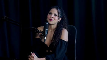 Safada faz uma dança sensual após falar que não faz sexo anal gosta das preliminares adora chupar transou em trilha e seus fetiches sweet karolzinha watch sheer red