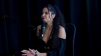 Safada faz uma dança sensual após falar que não faz sexo anal gosta das preliminares adora chupar transou em trilha e seus fetiches sweet karolzinha watch sheer red