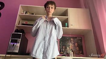 Brunette cutie alise reaches a wet orgasm during a hot diddling