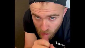 I love feeling a guys dick get harder and harder until they literally can’t take it anymore you can tell this guy was s