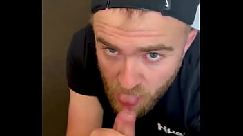 I love feeling a guys dick get harder and harder until they literally can’t take it anymore you can tell this guy was s