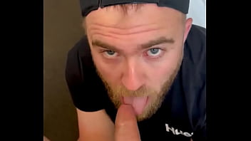 I love feeling a guys dick get harder and harder until they literally can’t take it anymore you can tell this guy was s