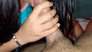 Mi amiga es insaciable no se cansa de chuparmela