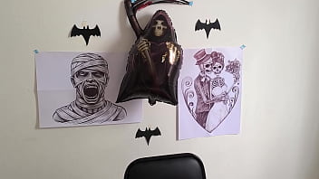 Padrasto pervertido um halloween pervertido com um boquete suculento e desleixado pare por favor estou gozando