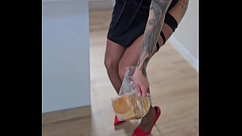 Tu va adorer me regarder cuisiner ta bite