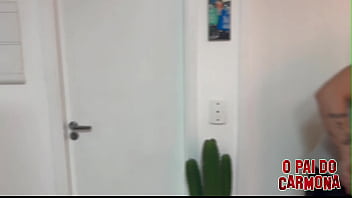 Os carmonas fodendo as novinhas no pelo