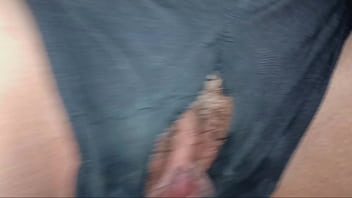 เย็ดหีผ่านรูกางเกงจนน้ำแตก