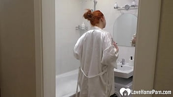 Prego hottie shows herr sexy body