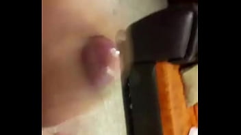 Mi verga deslechando bastante