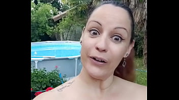 Coucou les loulous désolée pour la vidéo hot de la semaine je vous la ferai