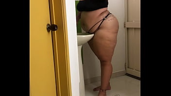 Follando ami prima en una fiesta no supo quien era el chico