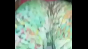 Casadinha safada vai malhar com a bucetinha molhada e deixa personal louco