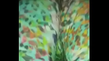 Casadinha safada vai malhar com a bucetinha molhada e deixa personal louco