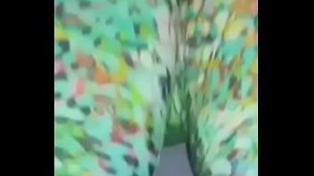 Casadinha safada vai malhar com a bucetinha molhada e deixa personal louco