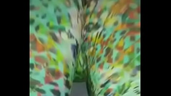 Casadinha safada vai malhar com a bucetinha molhada e deixa personal louco