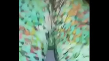 Casadinha safada vai malhar com a bucetinha molhada e deixa personal louco