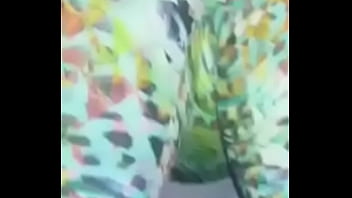 Casadinha safada vai malhar com a bucetinha molhada e deixa personal louco