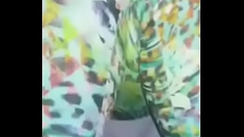 Casadinha safada vai malhar com a bucetinha molhada e deixa personal louco