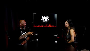 Acha legal estar com mulheres apesar de ser hétero e contou sobre o formato do teste de fidelidade taluane boom watch sheer red