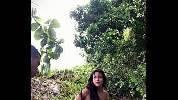 Transei com a brasileira japaaa rodrigues sem camisinha na praia e o minerinho deu leite na boca dela