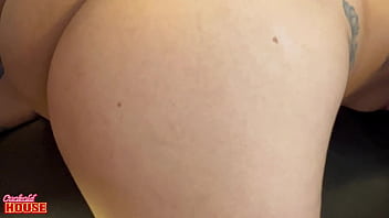 Essa esposa sapeca adorou os 3 pirulitos que ganhou do marido corno