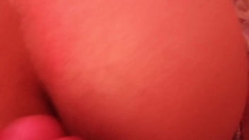 Milf se relaja con polla adentro