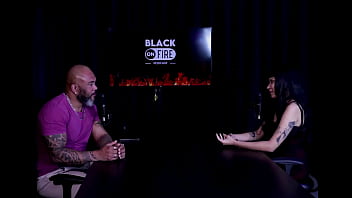 Respondeu em quem ela mama senta ou passa não sente muita dor quer ter reconhecimento e a família que a julgava indiazinha watch sheer red