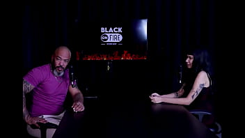 Respondeu em quem ela mama senta ou passa não sente muita dor quer ter reconhecimento e a família que a julgava indiazinha watch sheer red