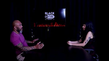 Respondeu em quem ela mama senta ou passa não sente muita dor quer ter reconhecimento e a família que a julgava indiazinha watch sheer red