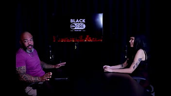 Respondeu em quem ela mama senta ou passa não sente muita dor quer ter reconhecimento e a família que a julgava indiazinha watch sheer red