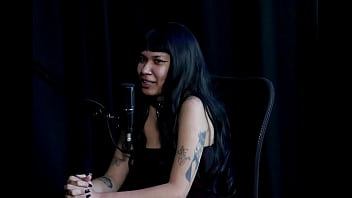 Respondeu em quem ela mama senta ou passa não sente muita dor quer ter reconhecimento e a família que a julgava indiazinha watch sheer red