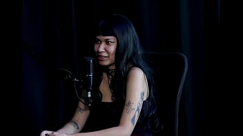 Respondeu em quem ela mama senta ou passa não sente muita dor quer ter reconhecimento e a família que a julgava indiazinha watch sheer red