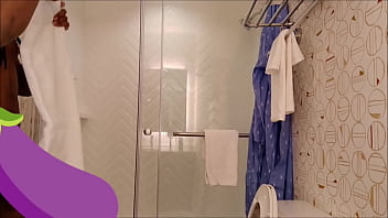 Housekeeper was turned on when she seen my dick by mistake