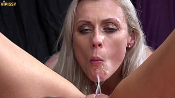 Boxing buddies turned pissy wet and wild