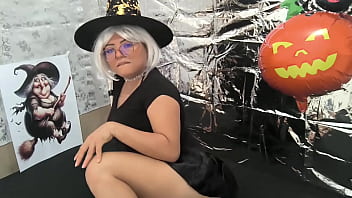 Let everyone know this halloween my pussy itches and i want to fuck