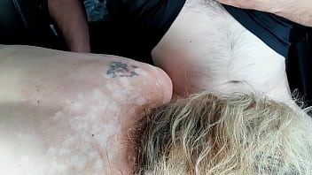 Hure bläst meinen schwanz