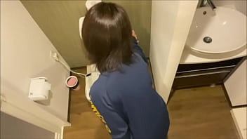 後輩の女子マネージャーとのお家デートに我慢出来なくなり手を出してしまう先輩