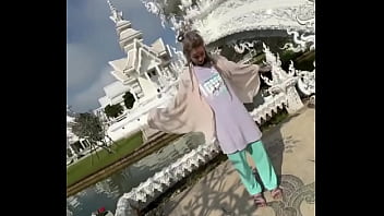 Have you ever seen a temple like this before the white temple in chiang rai is absolutely taking make