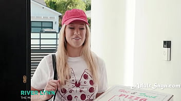 Big butt white girl shows up with a bread to get bred