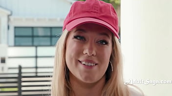 Big butt white girl shows up with a bread to get bred