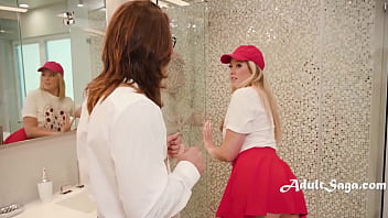 Big butt white girl shows up with a bread to get bred