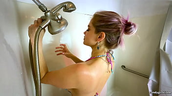 Anabelle pync shower toy hd
