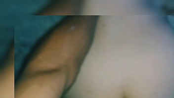 Nena delicada es penetrada en cuantro