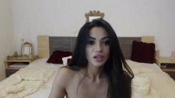 Yn3da webcam bombshell