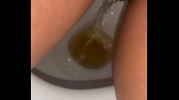 Rt Peeprincess3 One Of My Mates Nearly Saw This In My Camera Roll Oops #pee #piss #nsfw thumbnail