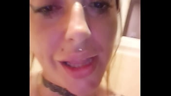 Promenons nous dans les bois tant que le loup n 'y est pas