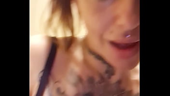 Promenons nous dans les bois tant que le loup n 'y est pas